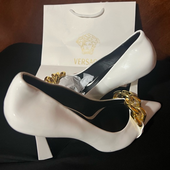 White women heels size 10